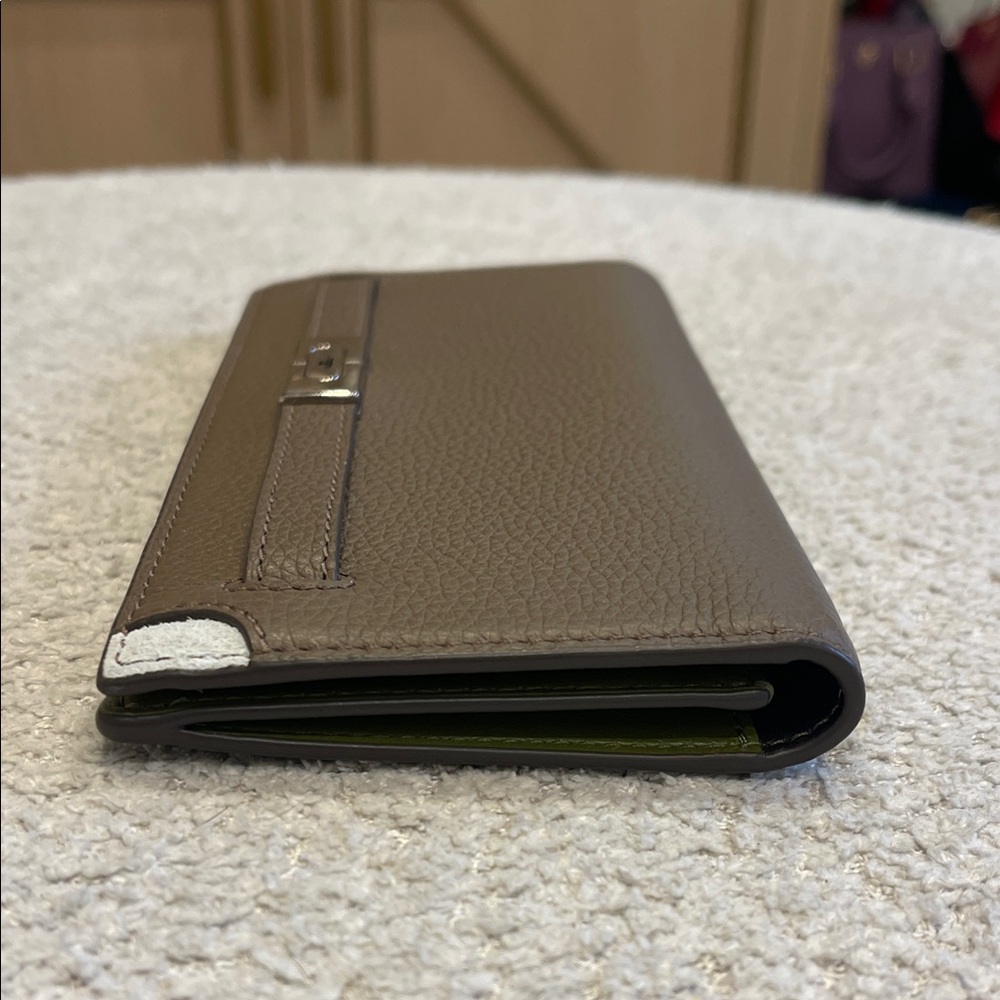 Tory Burch Pebbled Slim Leather Wallet - Picture 4 of 6